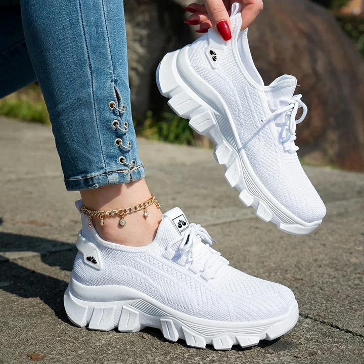 Luna Sneakers