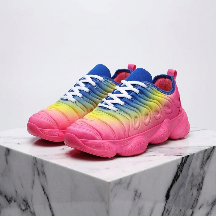 Nova Sneakers