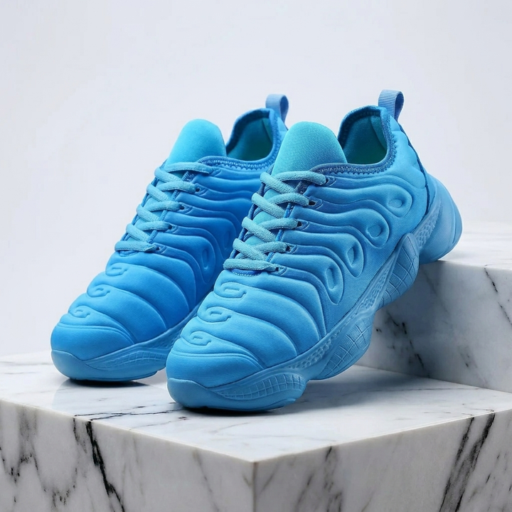 Nova Sneakers