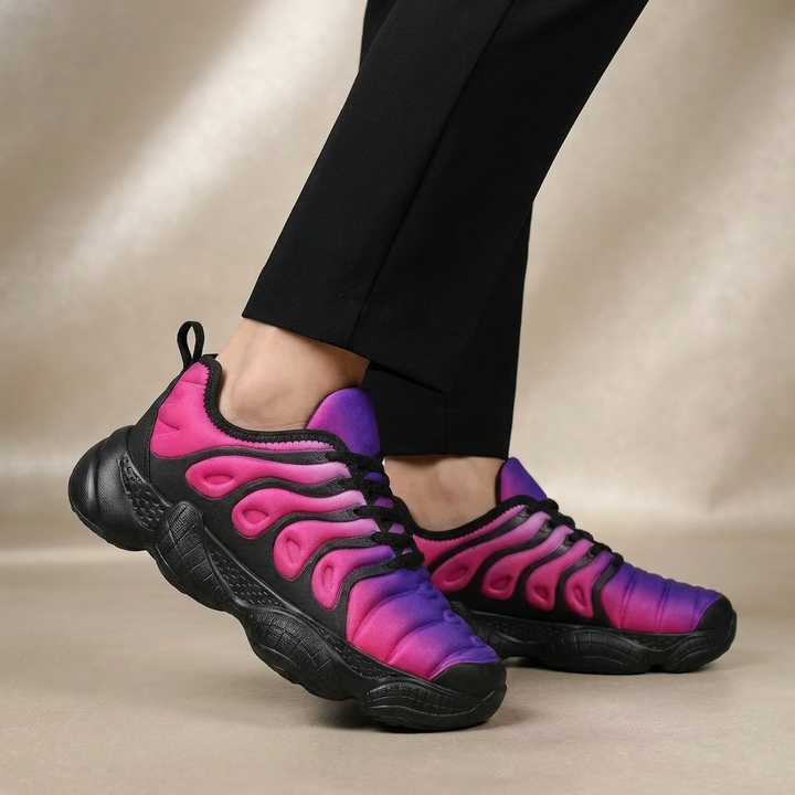 Nova Sneakers