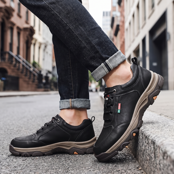 Trail Sneakers
