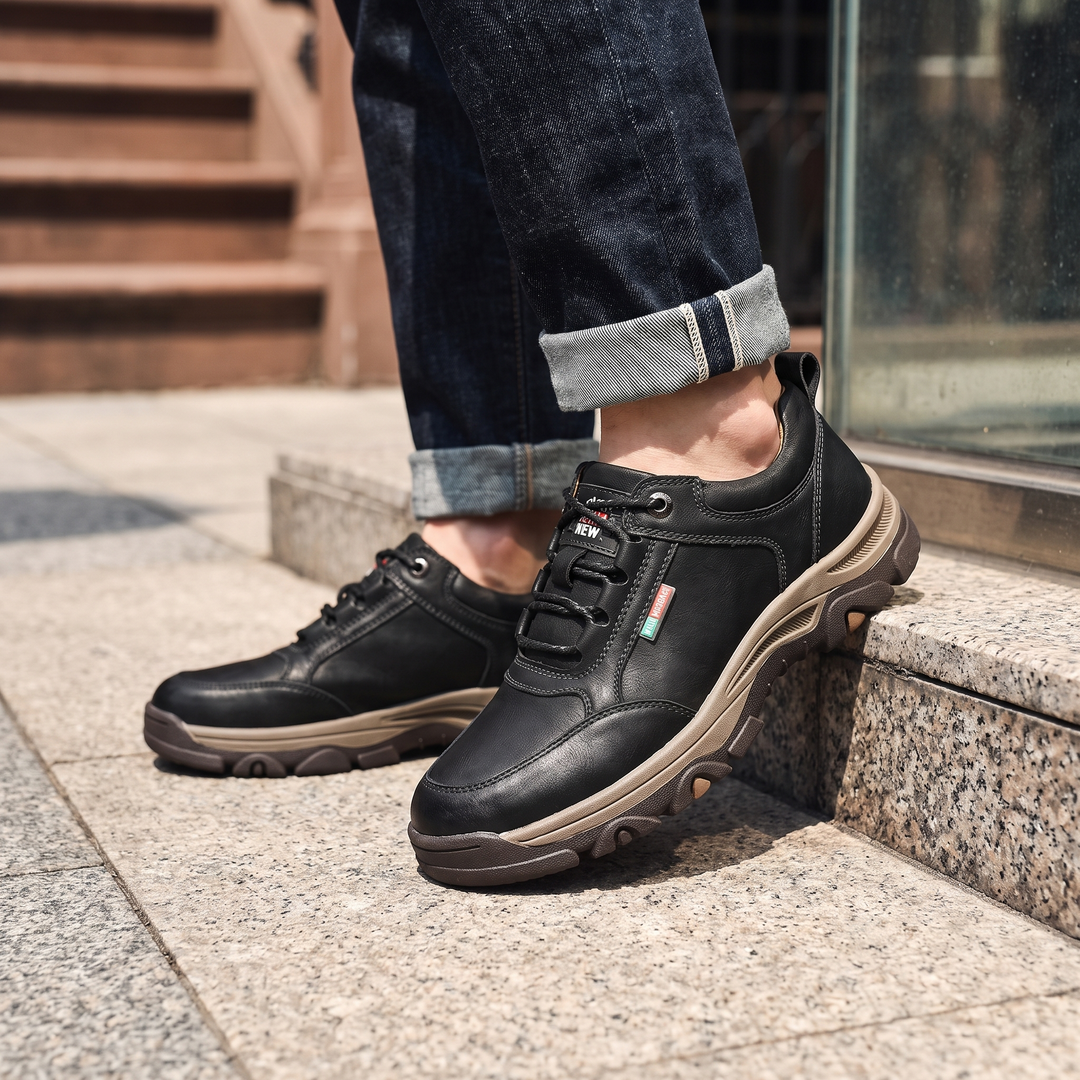 Trail Sneakers