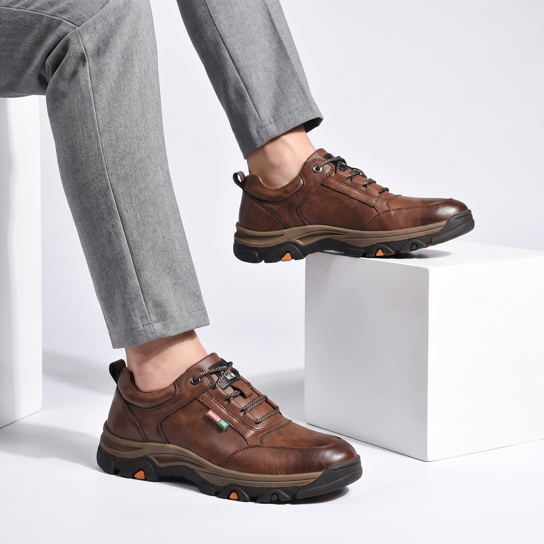 Trail Sneakers